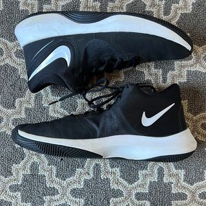 Men’s Nike size 10, black and white